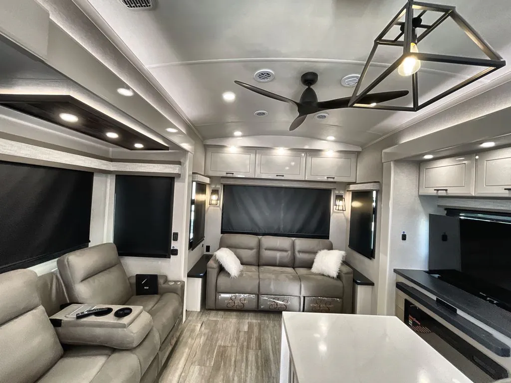 2026 Jayco Pinnacle 36FBTS, Photos photo 14