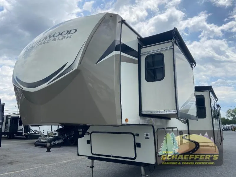 2022 Forest River Wildwood Heritage Glen 353BED - Photo 4