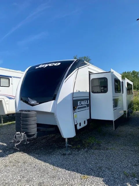 2024 Jayco Eagle 320FBOK - Photo 2
