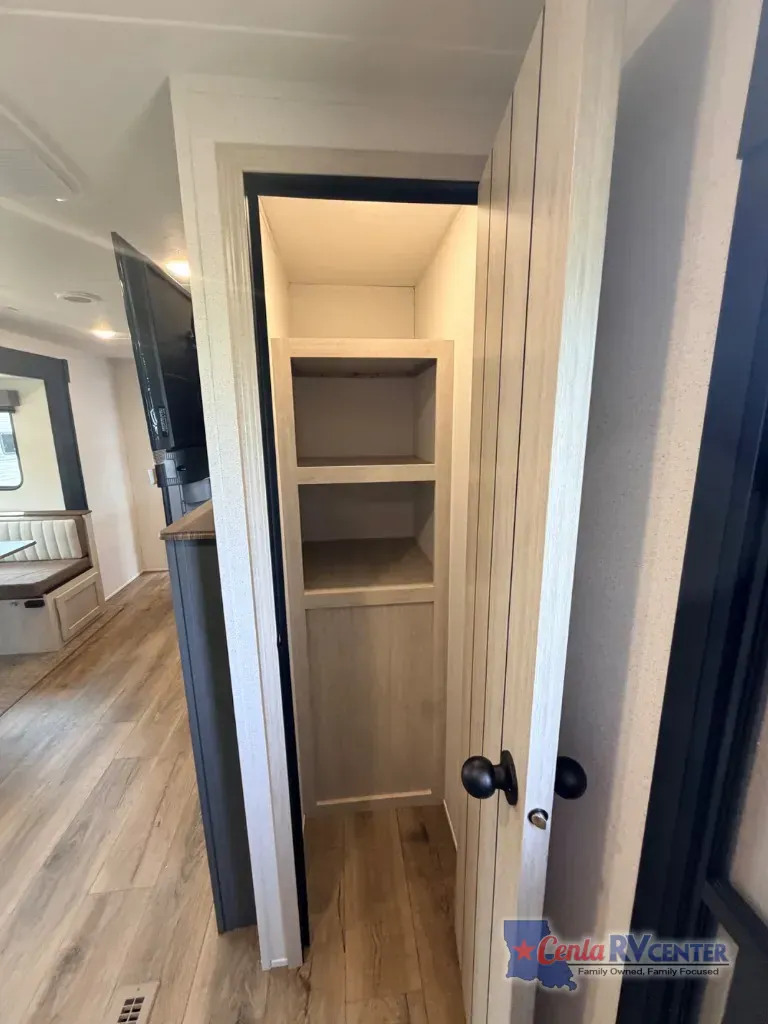 2027 Palomino Puma 337BH, Photos photo 6