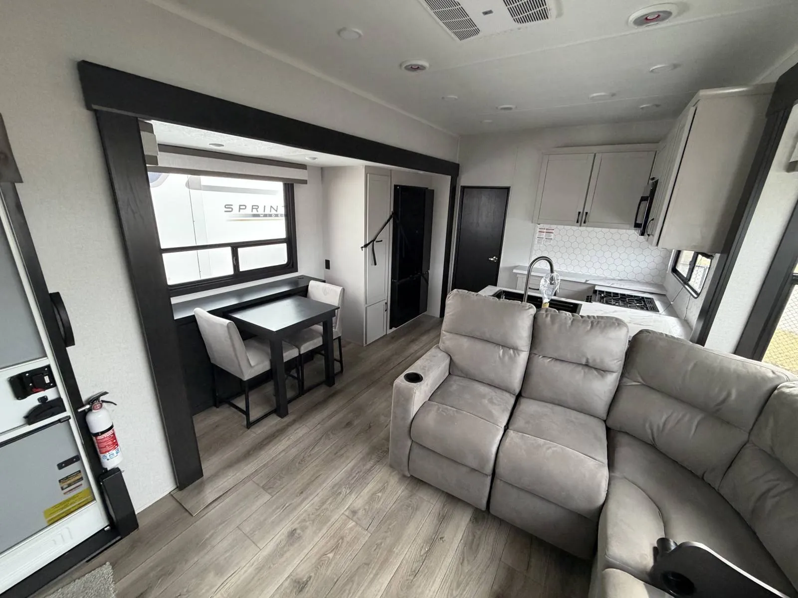 2026 Jayco Seismic 399 - Photo 4