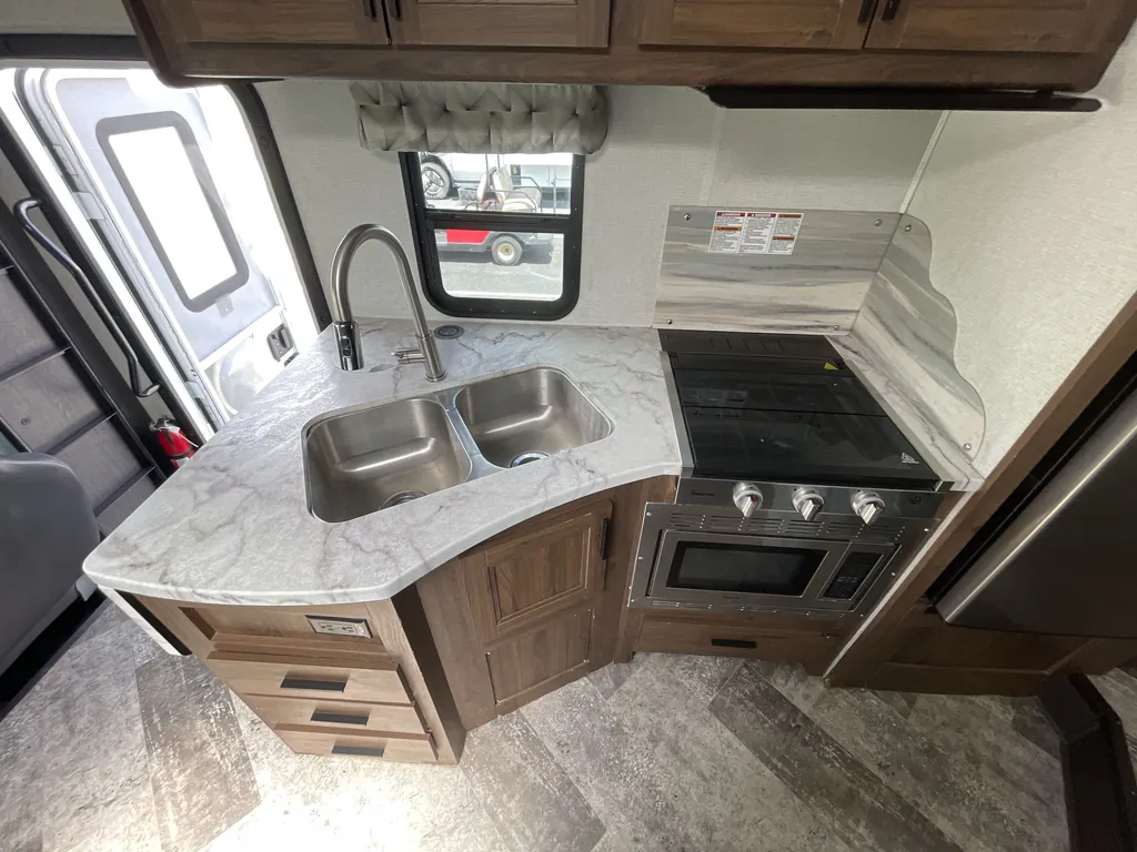 2021 Forest River Sunseeker 2440DS, Photos photo 24