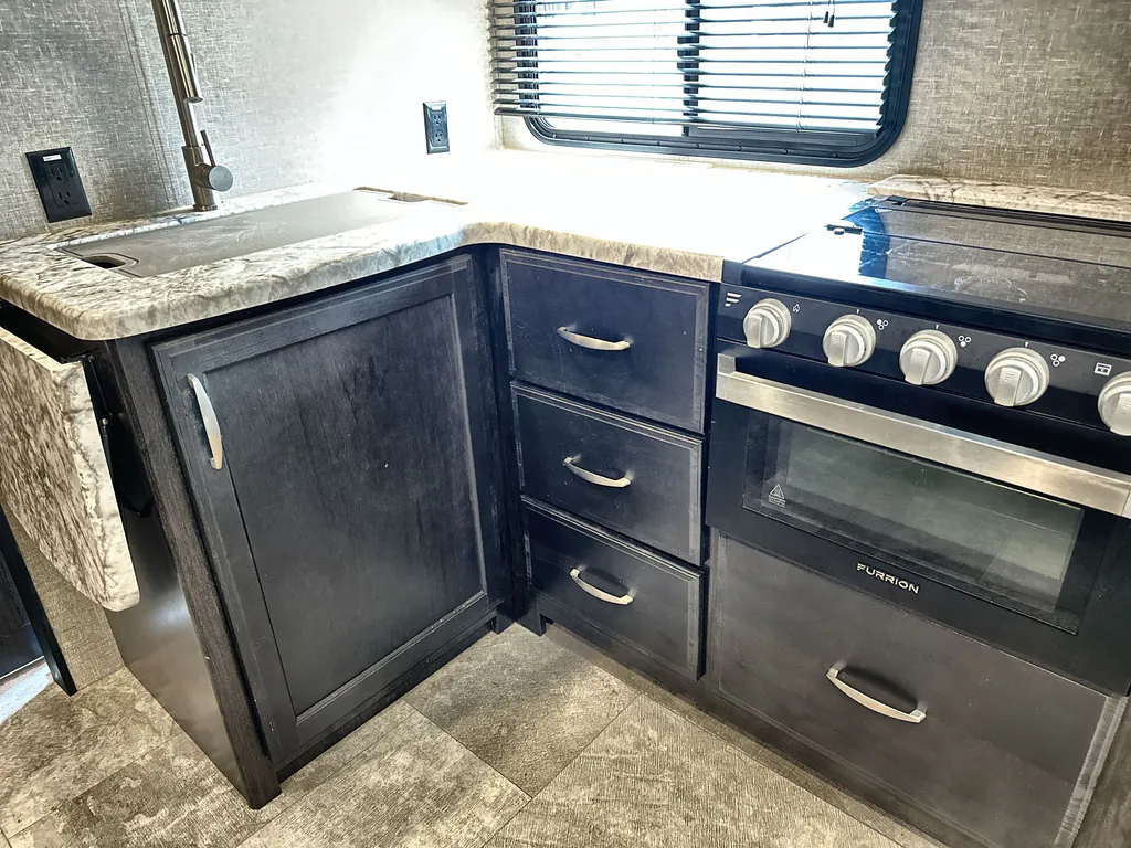 2019 Grand Design Imagine 2800BH, Photos photo 13