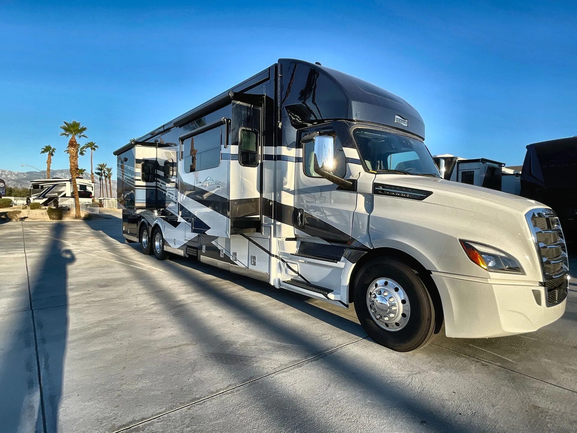 2025 Newmar Supreme Aire 4341 - Photo 2