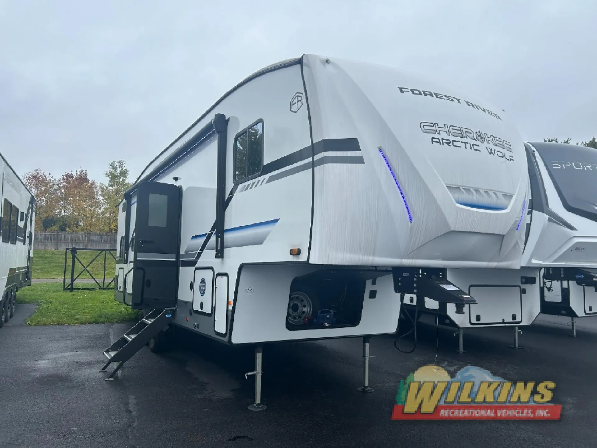 2025 Forest River Cherokee Arctic Wolf 287BH