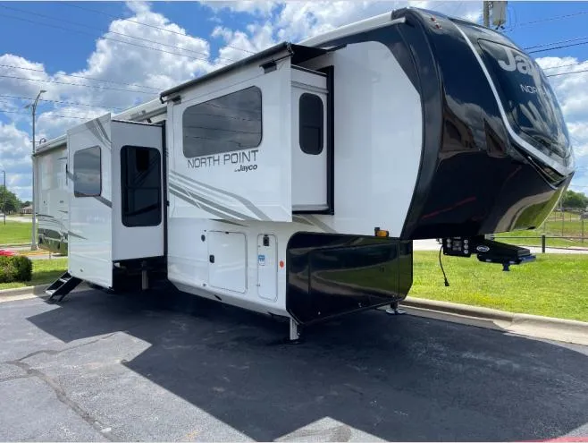 2026 Jayco North Point 382FLRB - Photo 2