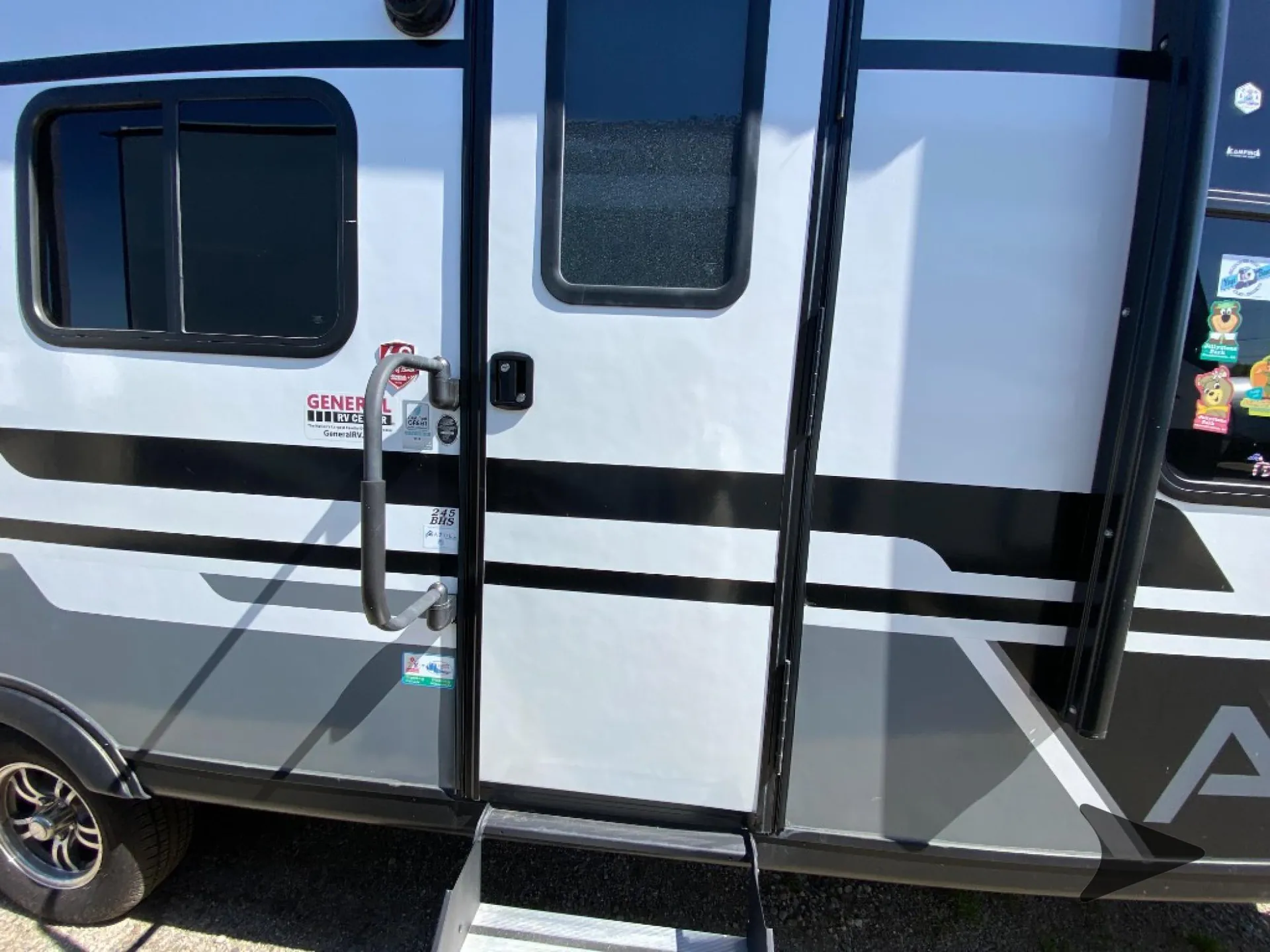 2023 Coachmen Apex 245BHS - Photo 3