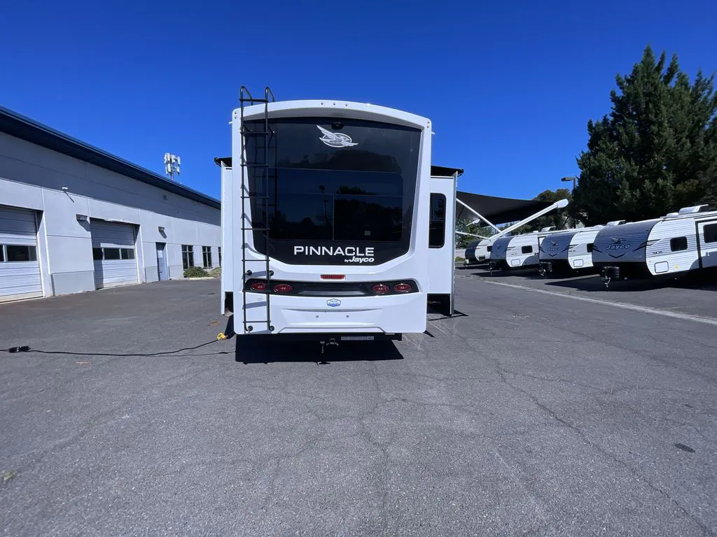 2026 Jayco Pinnacle 38KPTS - Photo 3