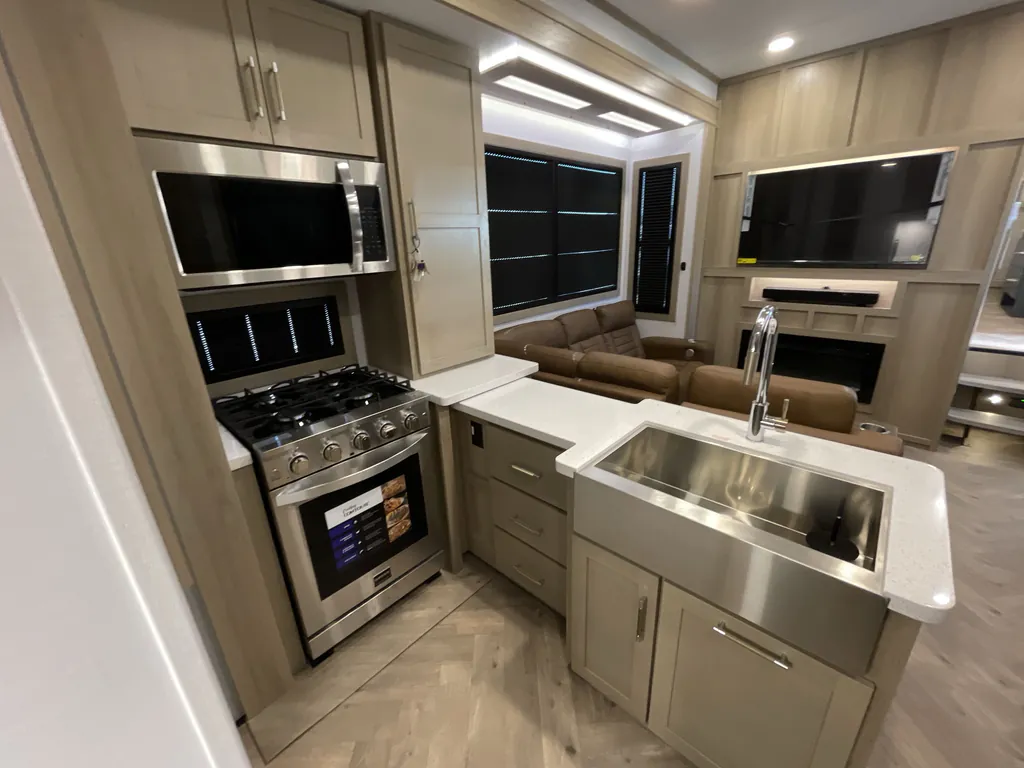 2026 Keystone Raptor 433, Photos photo 12