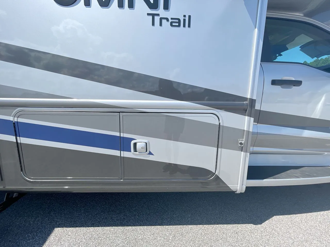 2026 Thor Motor Coach Omni Trail X32 - Photo 3
