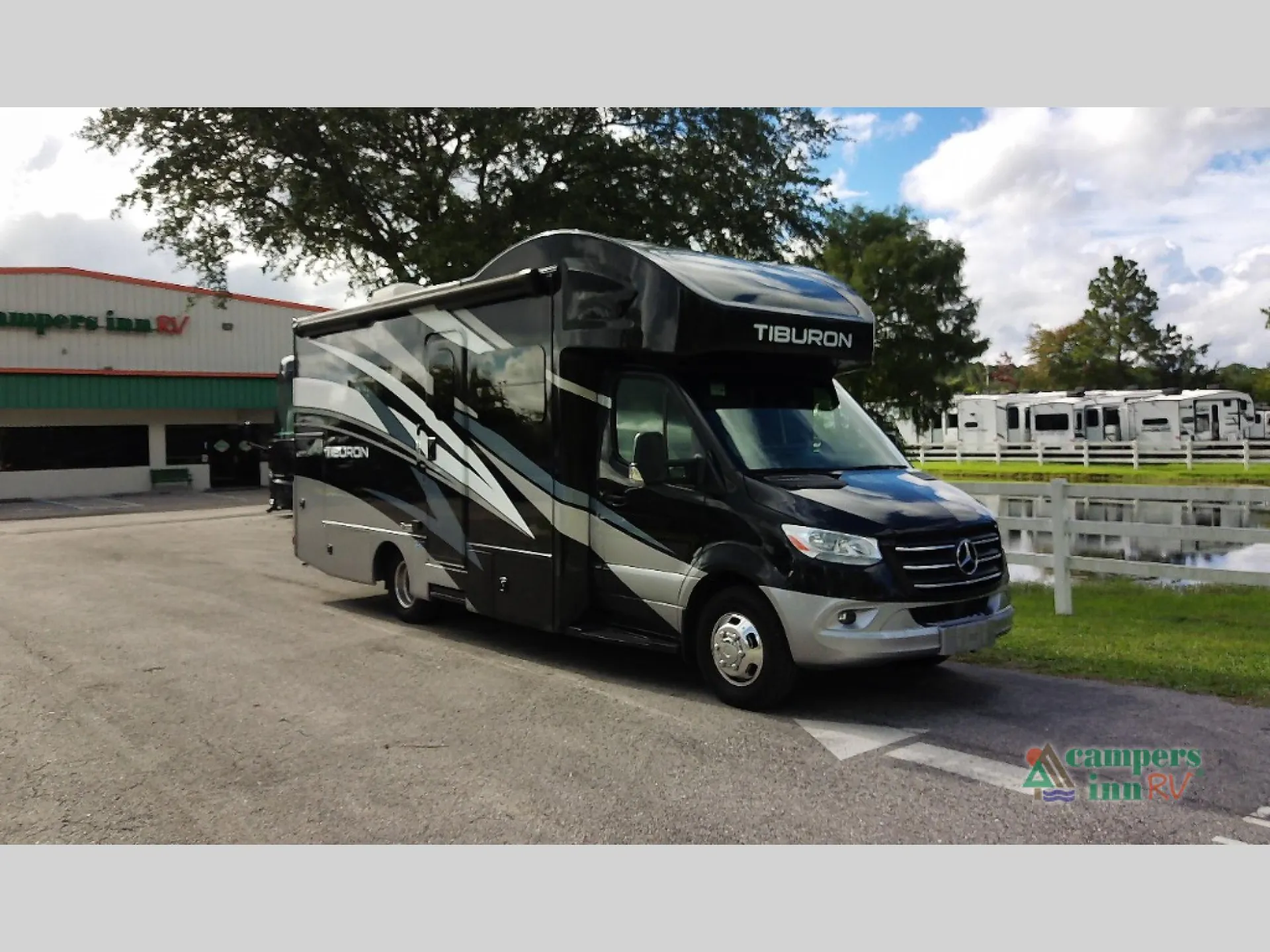 2023 Thor Motor Coach Tiburon 24RW - Photo 2