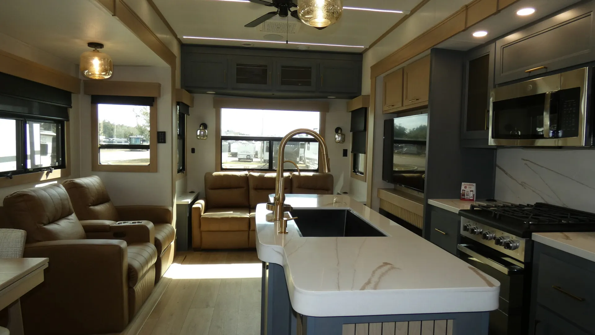 2026 Crossroads RV Redwood 371RL - Photo 3