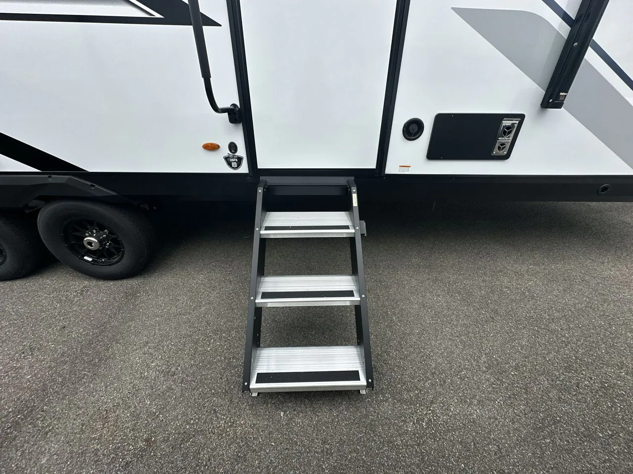 2026 Jayco Jay Feather 26FK - Photo 3