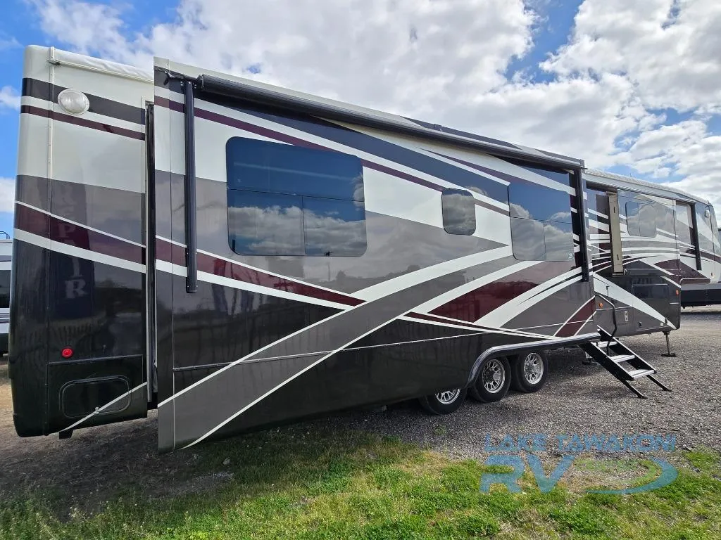 2019 DRV Luxury Suites Mobile Suites Used    44 Sante Fe - Photo 4