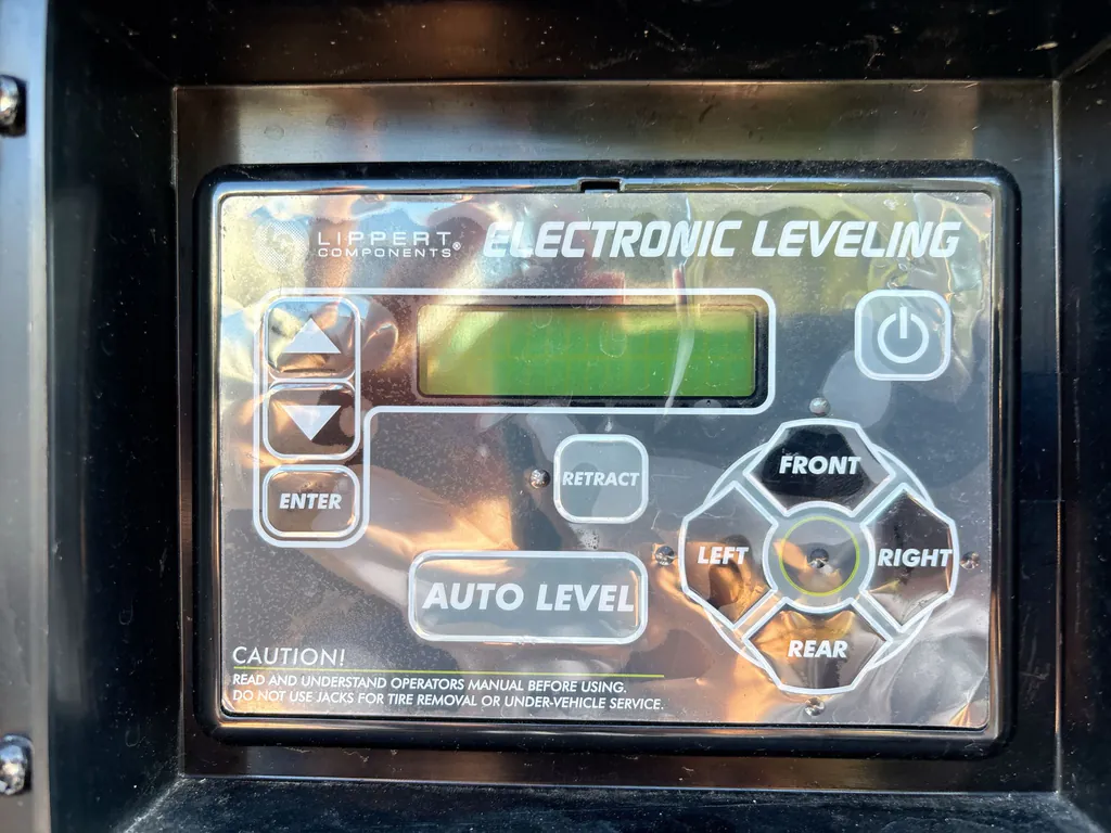 2022 Forest River Cardinal Luxury 380RLX, Photos photo 25