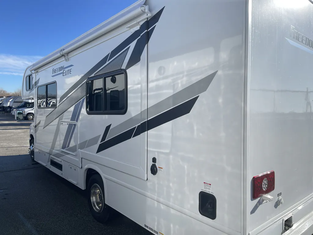 2025 Thor Motor Coach Freedom Elite 27HE, Photos photo 6