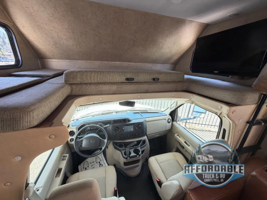 2016 Forest River Sunseeker 2450S, Photos photo 5