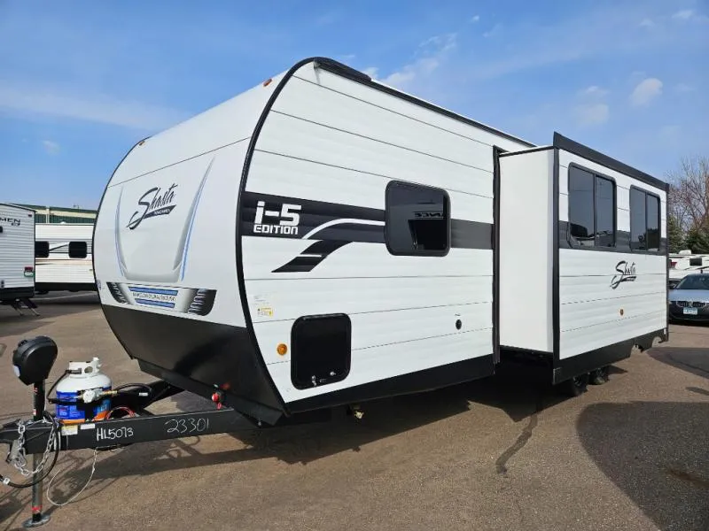 2025 Shasta RVs i-5 Edition 526DB - Photo 2