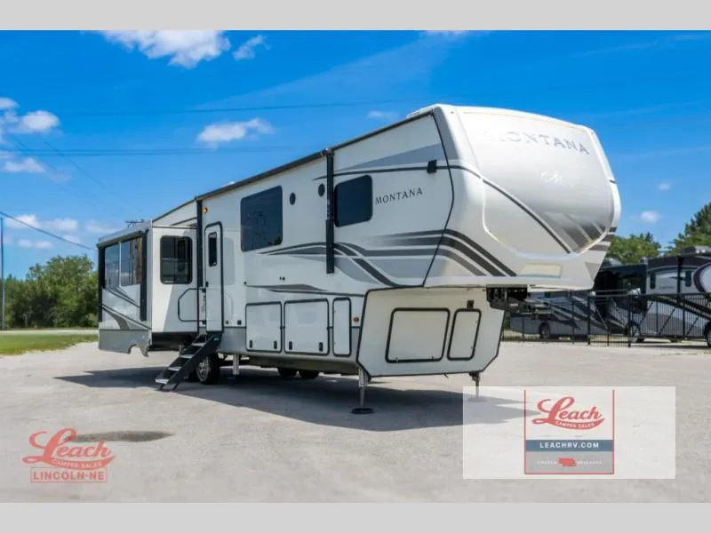 2022 Keystone Montana 3855BR - Photo 2