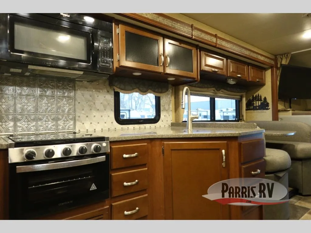 2015 Thor Motor Coach Four Winds Super C 35SF - Photo 2