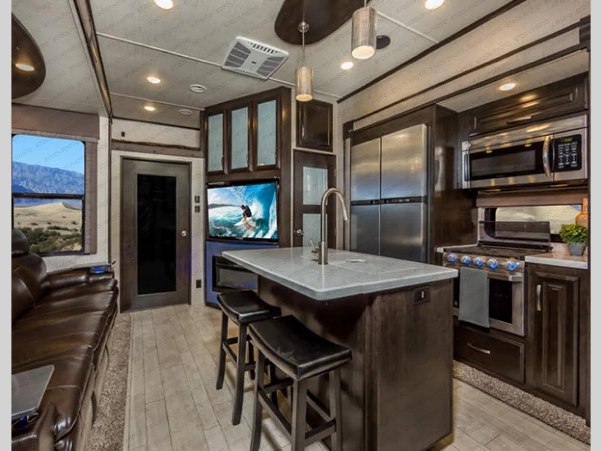 2020 Grand Design Momentum 381M - Photo 3