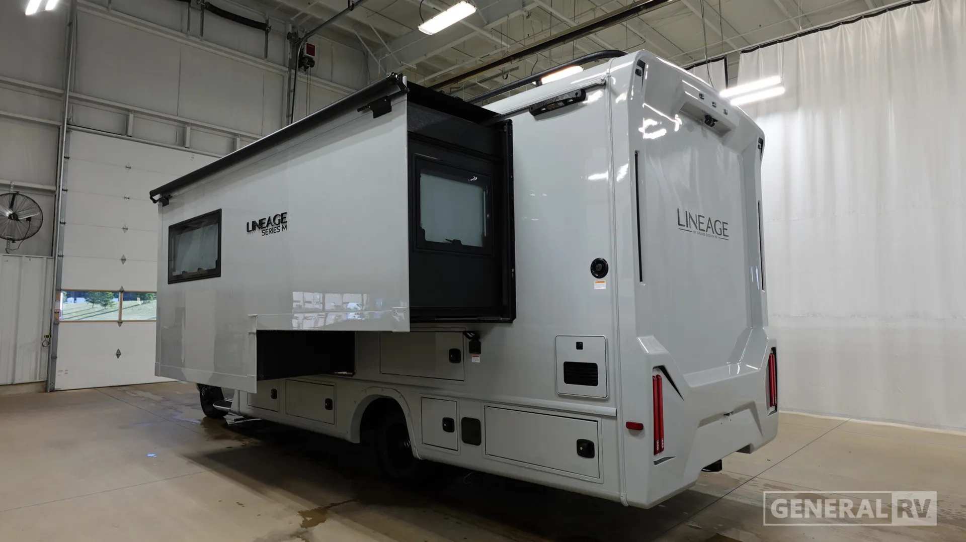 2027 Grand Design Lineage Series M 25FW - Photo 4
