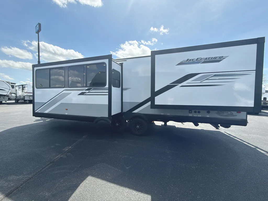 2025 Jayco Jay Feather 26FK, Photos photo 6
