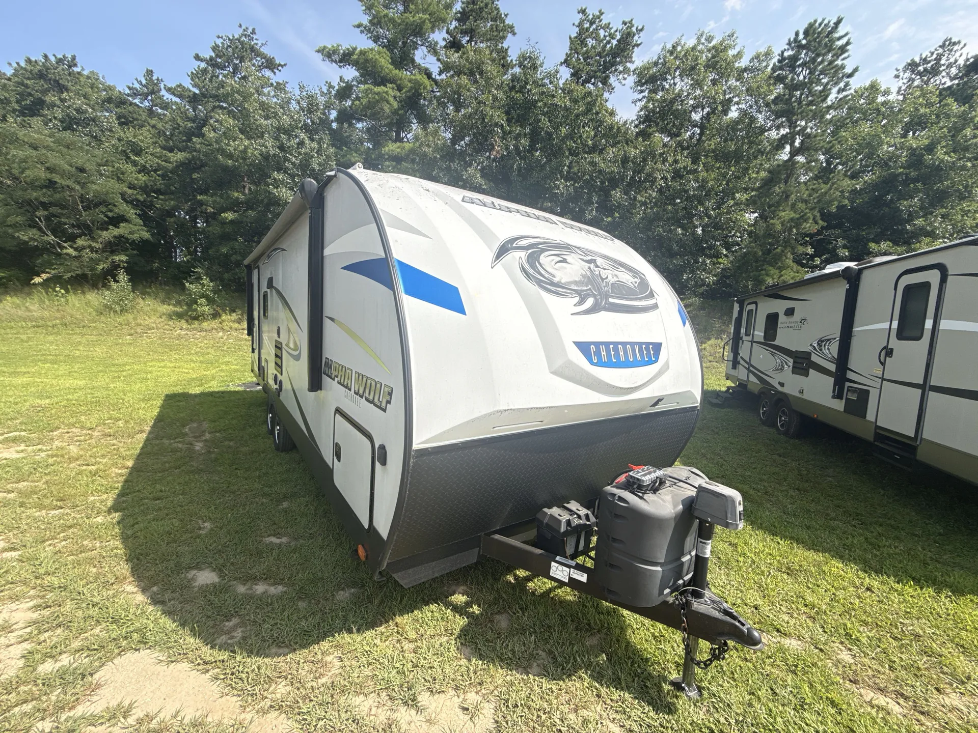 2019 Forest River Cherokee Alpha Wolf 23RD-L - Photo 2