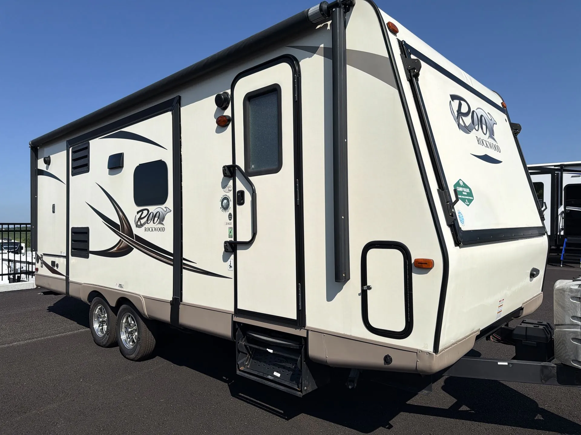 2016 Forest River Rockwood Roo 23IKSS - Photo 3