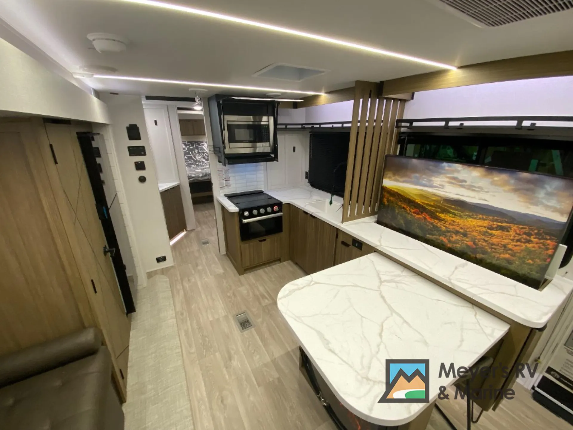 2026 Forest River Wildwood 300ICE — Photo 6