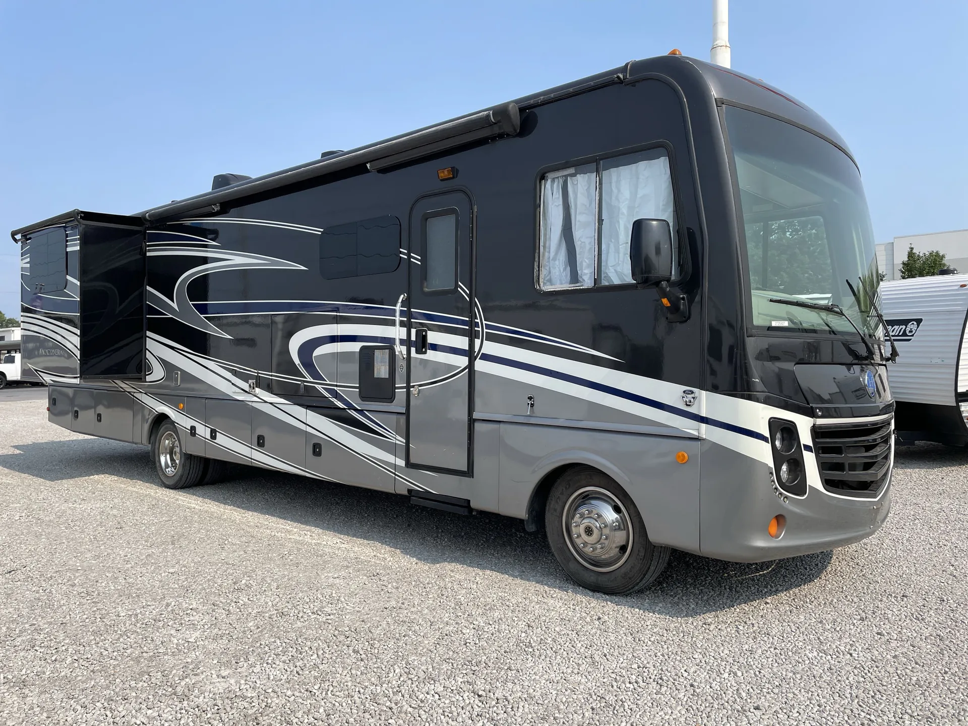 2017 Holiday Rambler Vacationer 36F - Photo 2