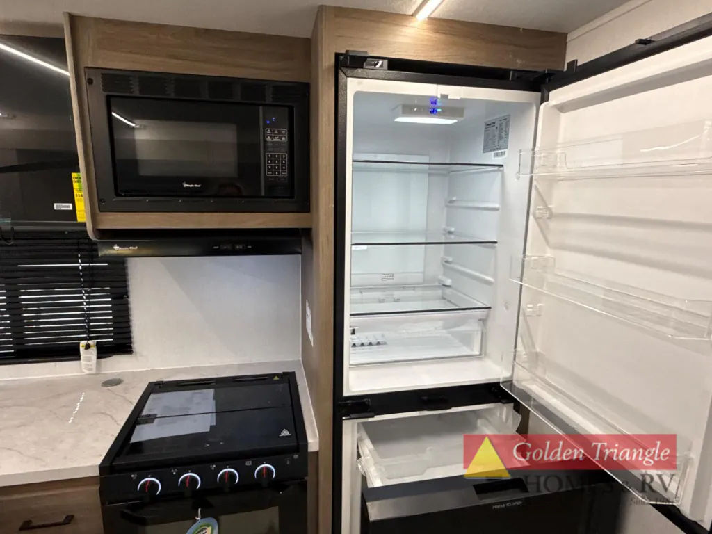 2026 Coachmen Freedom Express Select 30SE, Photos photo 8