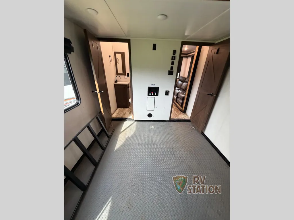 2022 Forest River XLR Nitro 35DK5, Photos photo 13