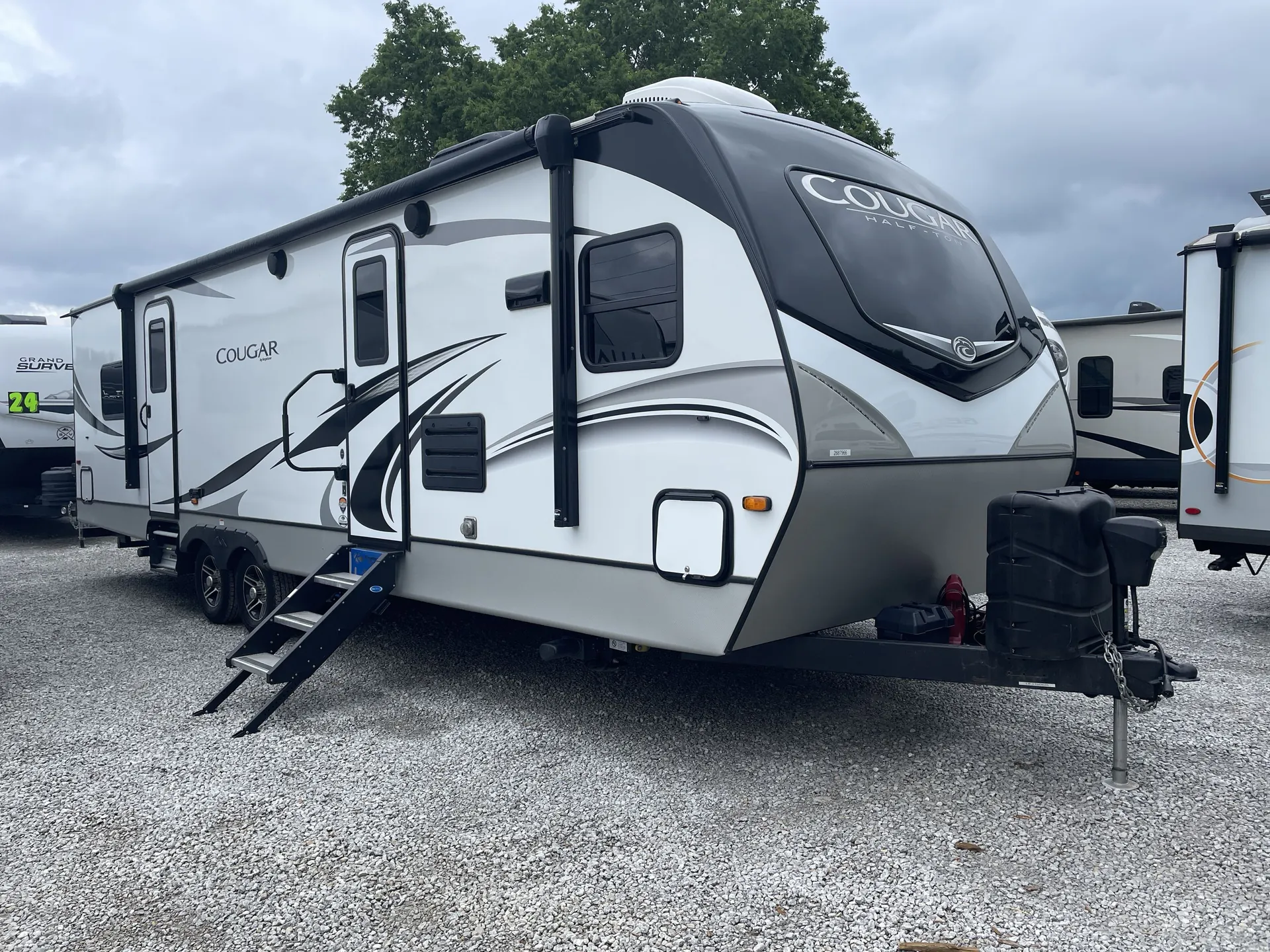 2021 Keystone Cougar Half-Ton 29FKD - Photo 2