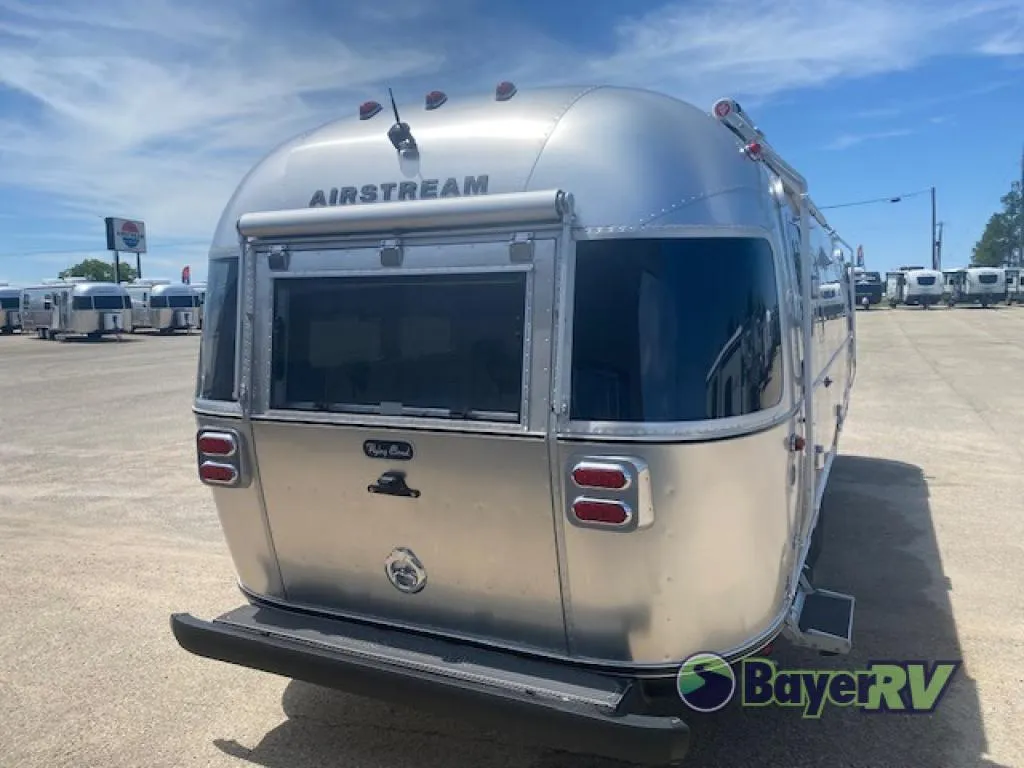 2025 Airstream Flying Cloud 27FB Twin - Photo 3