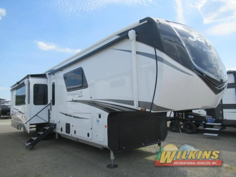 2026 Jayco Pinnacle 38FBRK - Photo 2