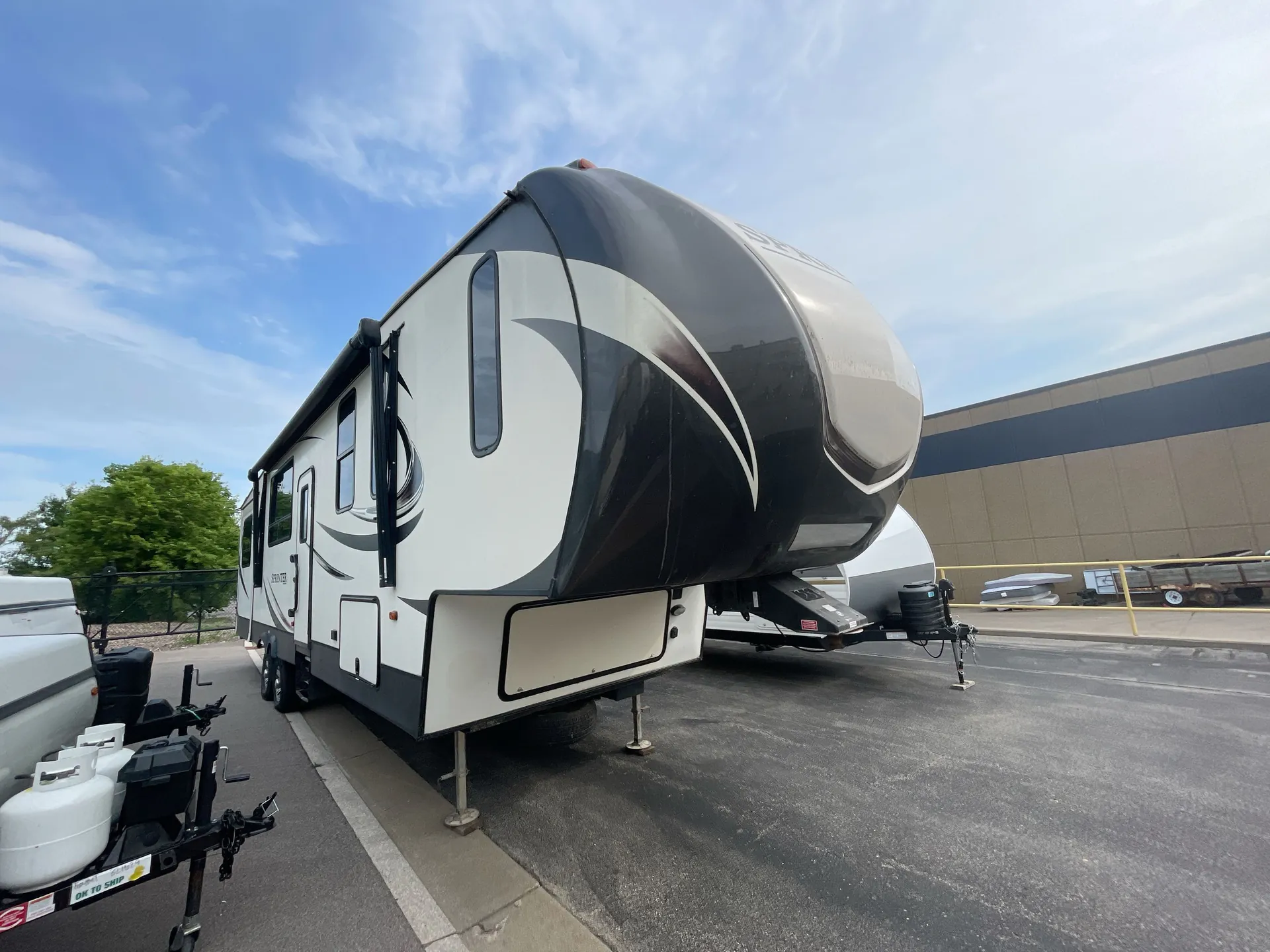 2017 Keystone Sprinter 353FWDEN - Main photo