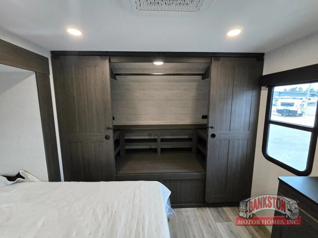 2026 Venture RV Stratus SR302VBH, Photos photo 30
