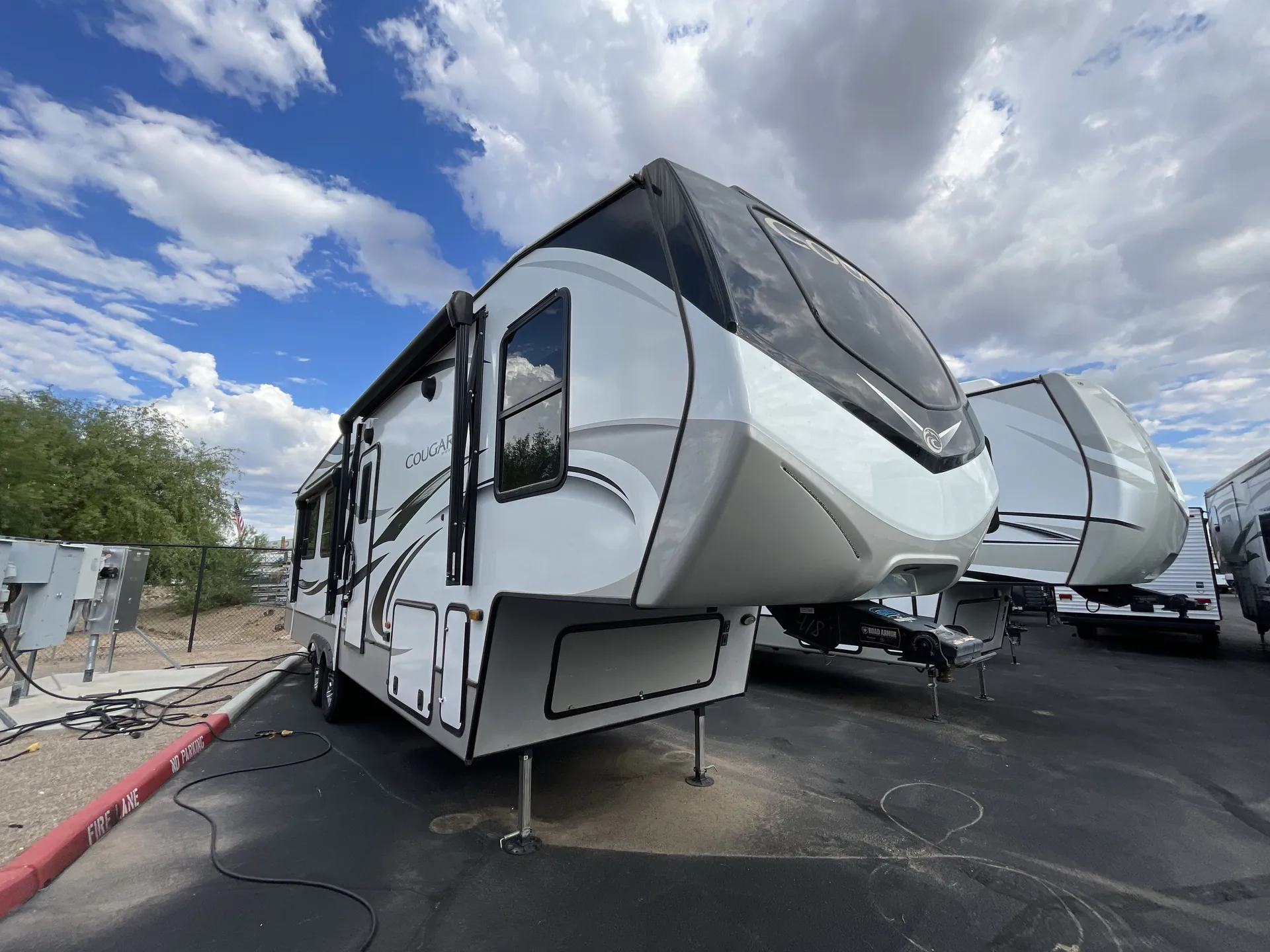 2021 Keystone Cougar 290RLS - Photo 2