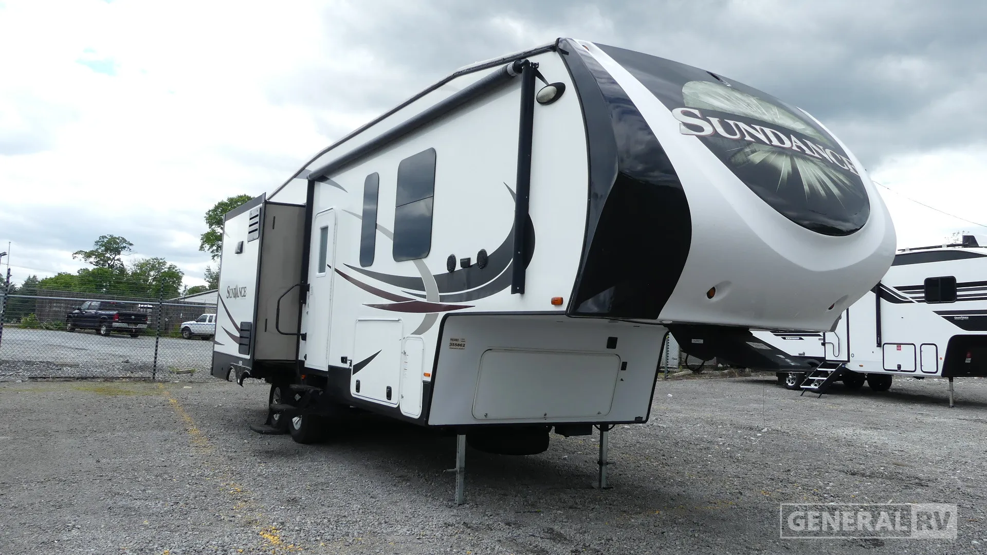 2016 Heartland Sundance 2880RLT - Photo 2