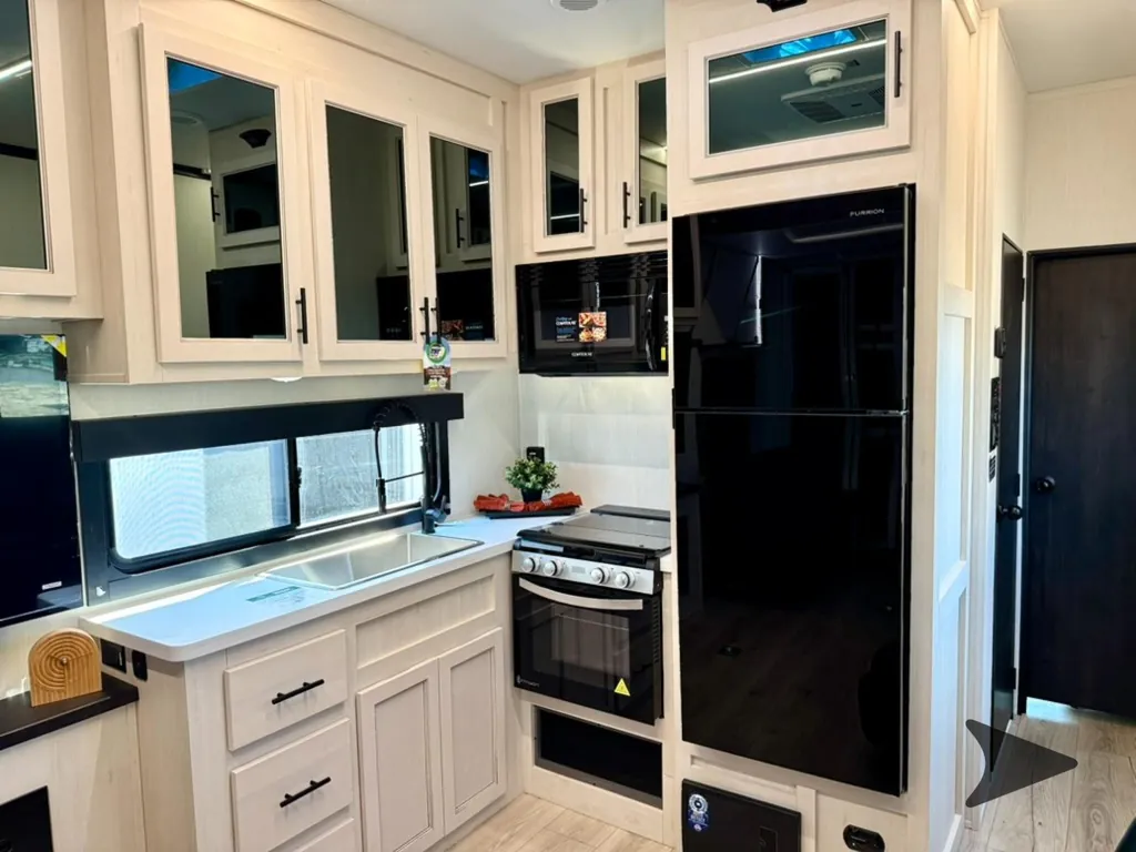 2026 Forest River Vengeance Rogue Armored 25L141, Photos photo 25