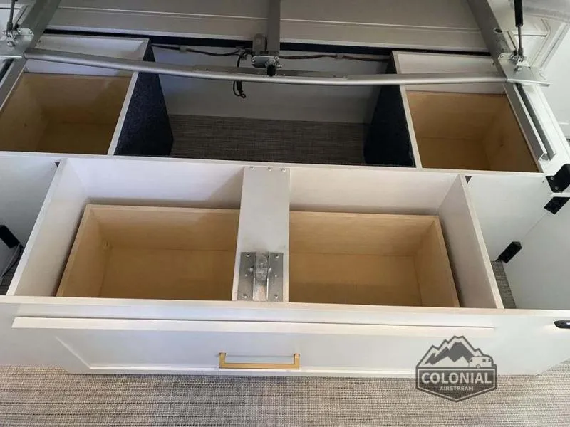 2021 Airstream Classic 33FB - Photo 4