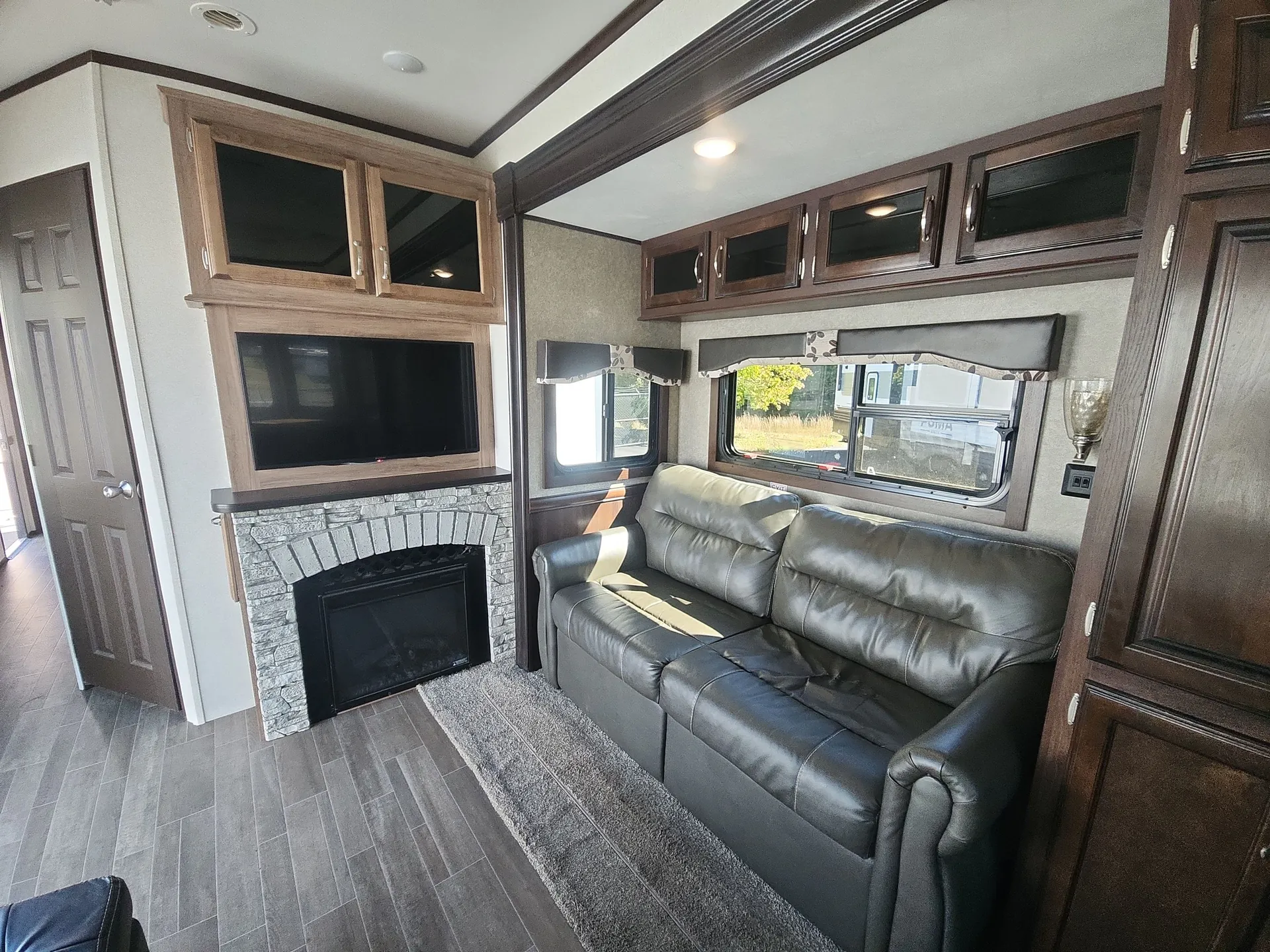 2018 Jayco Jay Flight Bungalow 40BHTS — living area main