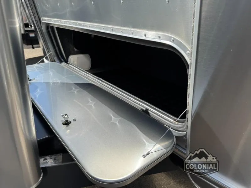 2026 Airstream Flying Cloud 23FB - Photo 4