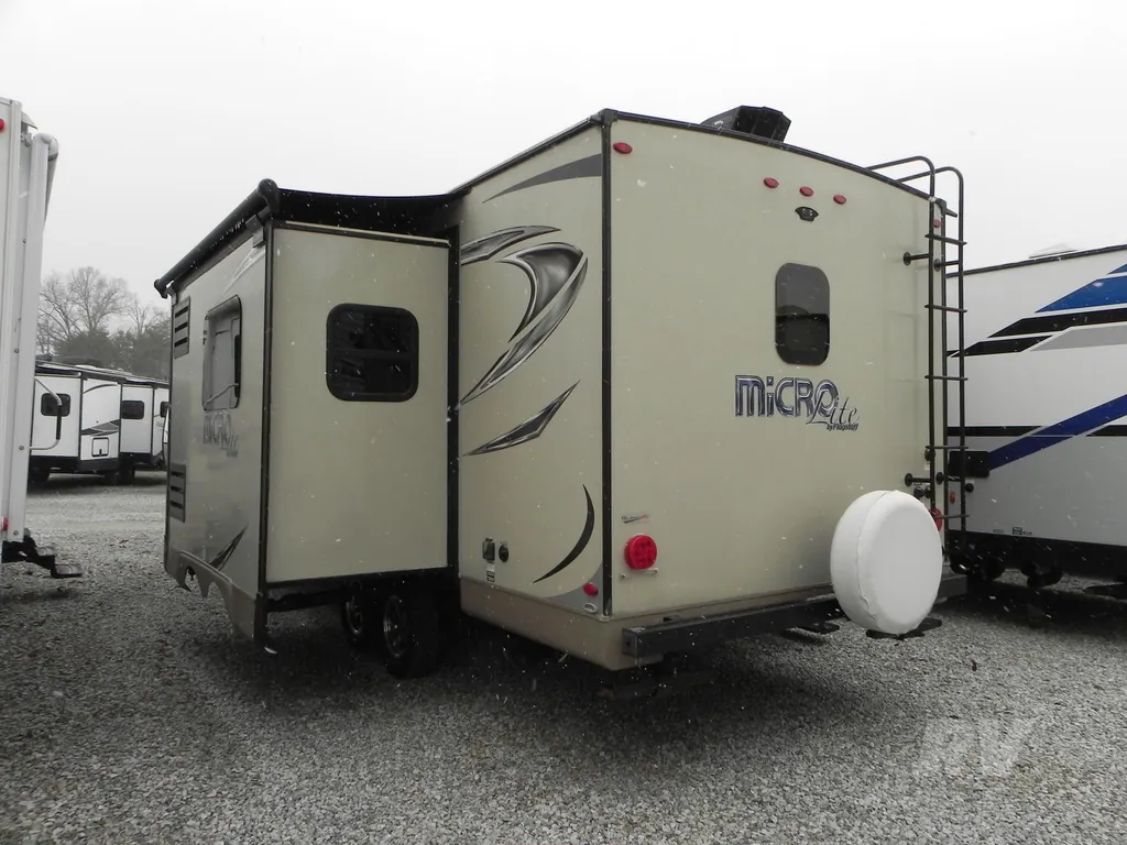 2019 Forest River Flagstaff Micro Lite 25FBLS, Photos photo 4