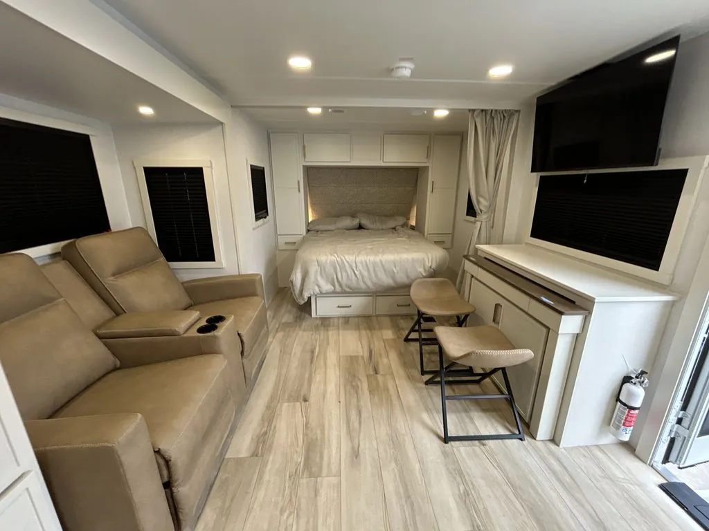 2026 Brinkley Model Ix 23X, Photos photo 11