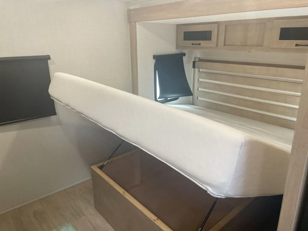 2025 Forest River Solaire 2300FKBS, Photos photo 15