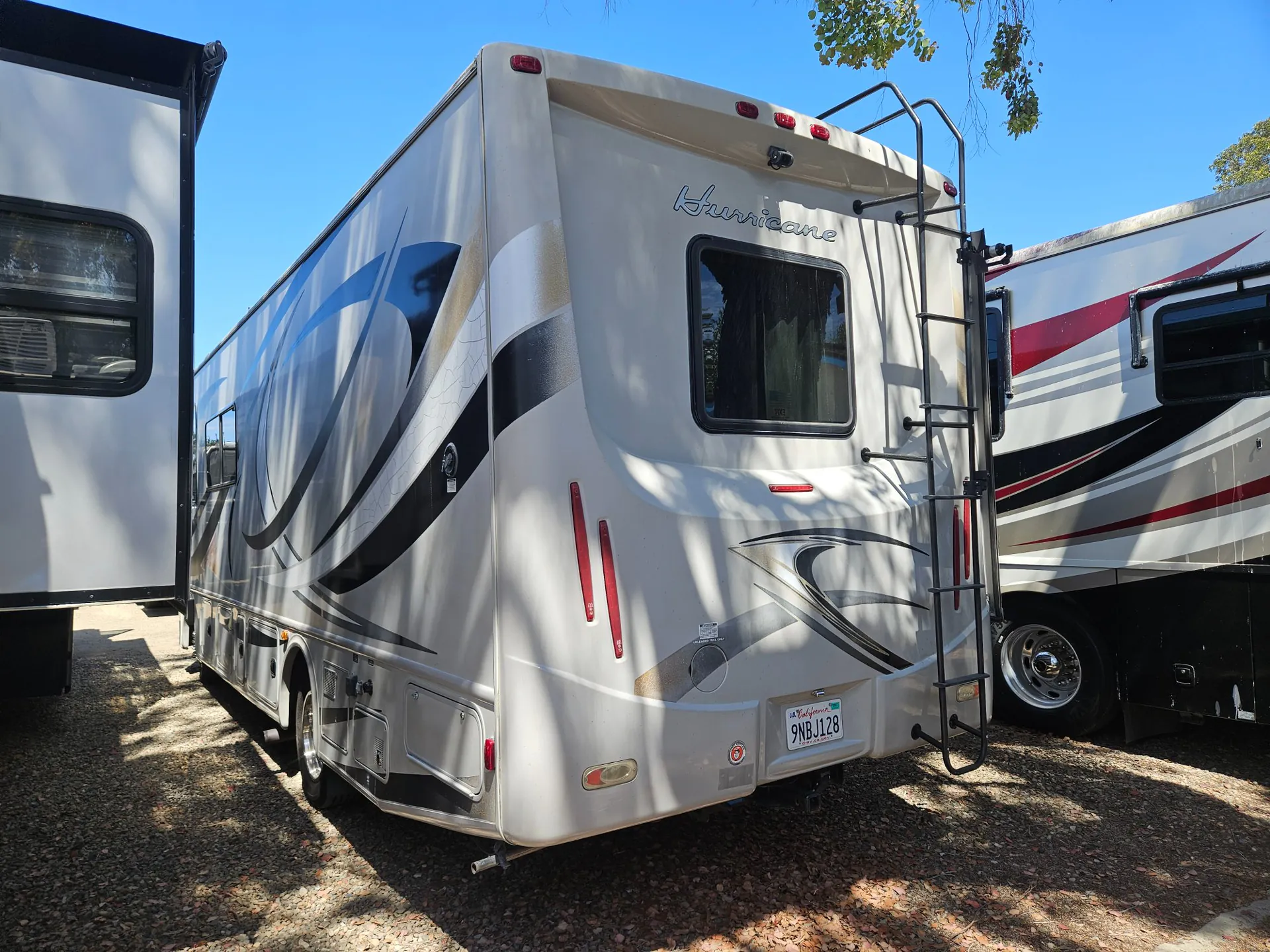 2014 Thor Motor Coach Hurricane 27K - Photo 4