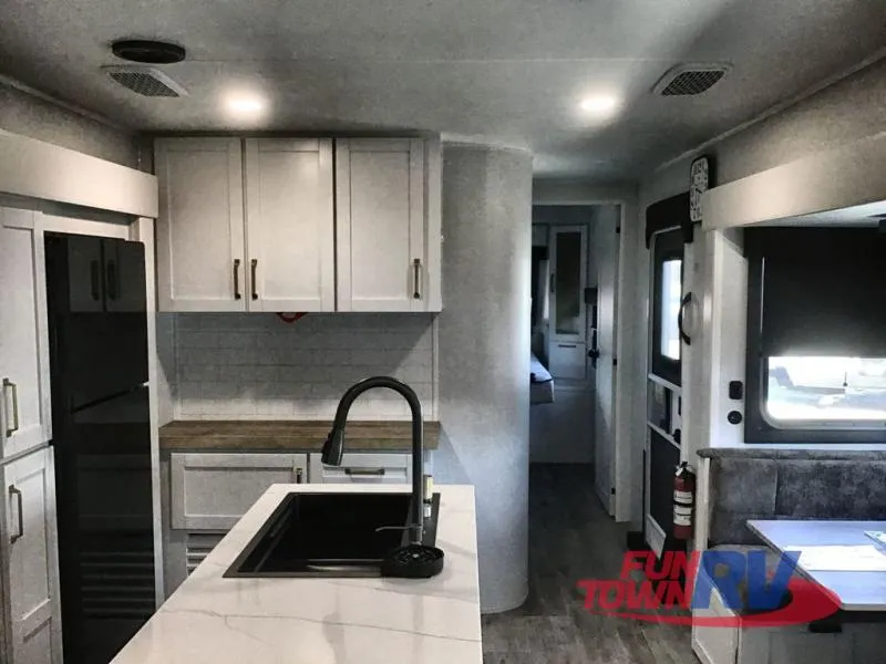 2026 Jayco Eagle HT 312BHOK - Photo 3