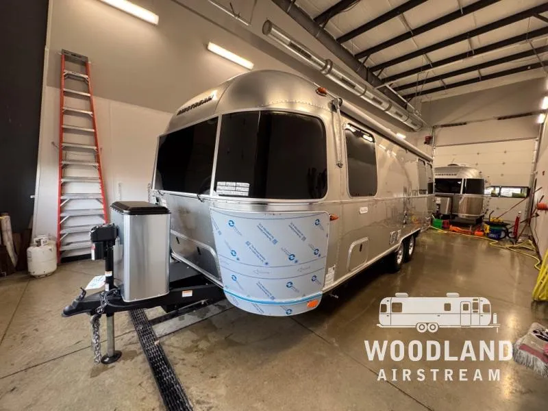 2026 Airstream Flying Cloud 25FB - Photo 3